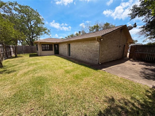 522 27th Avenue N, Texas City, TX 77590