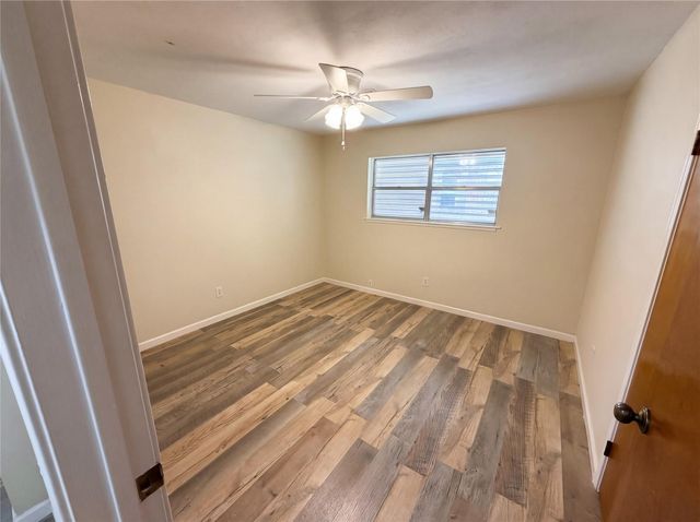 522 27th Avenue N, Texas City, TX 77590