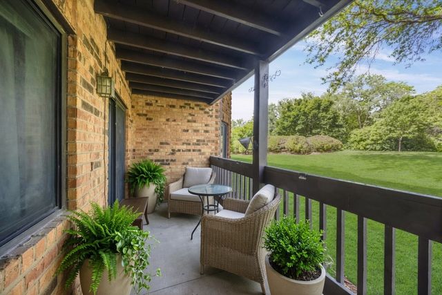 2880 Torrey Pine Lane 1H, Lisle, IL 60532