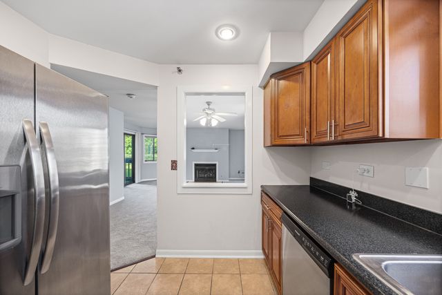 2880 Torrey Pine Lane 1H, Lisle, IL 60532