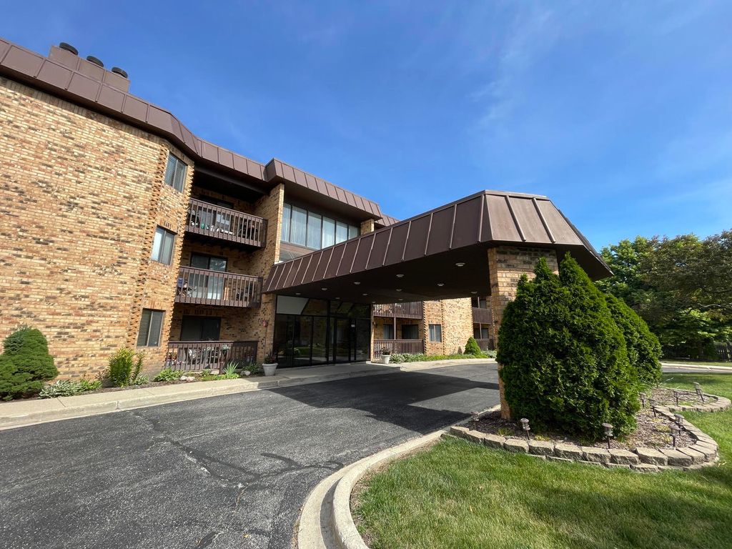 2880 Torrey Pine Lane 1H, Lisle, IL 60532