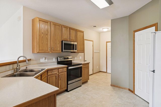 18039 69th Place N, Maple Grove, MN 55311