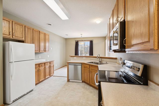 18039 69th Place N, Maple Grove, MN 55311