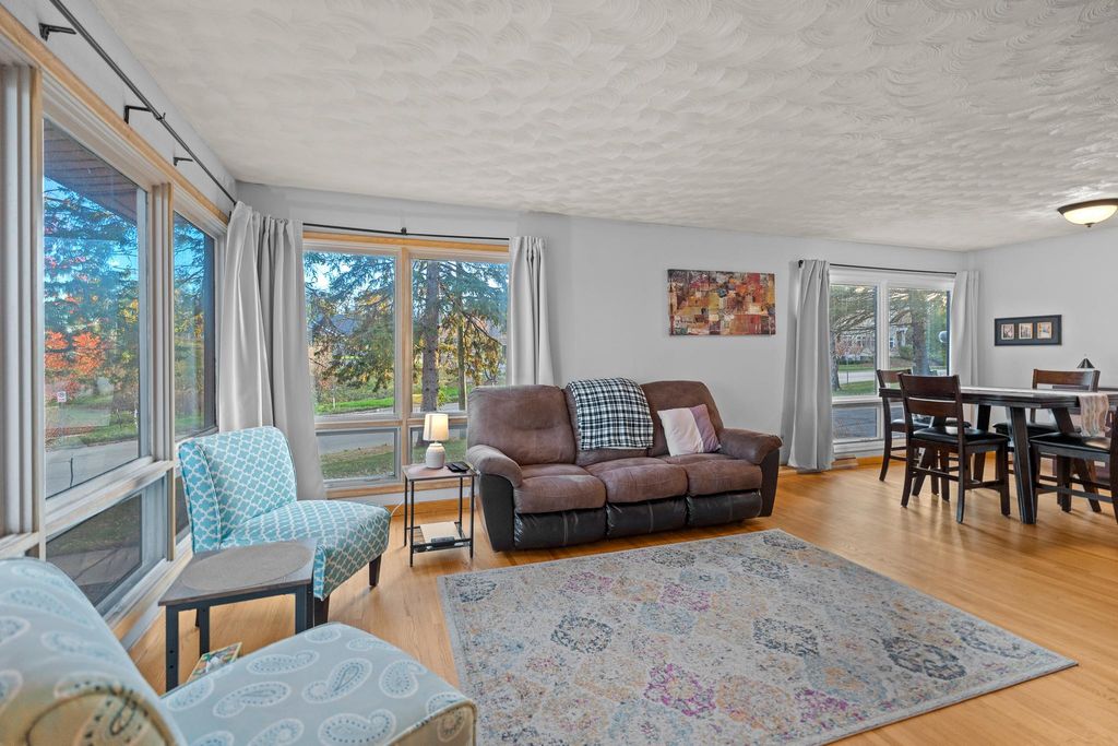 3415 7th Street NW, Rochester, MN 55901