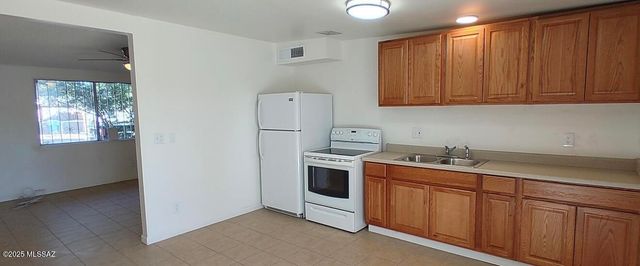 3642 E Ellington Place, Tucson, AZ 85713