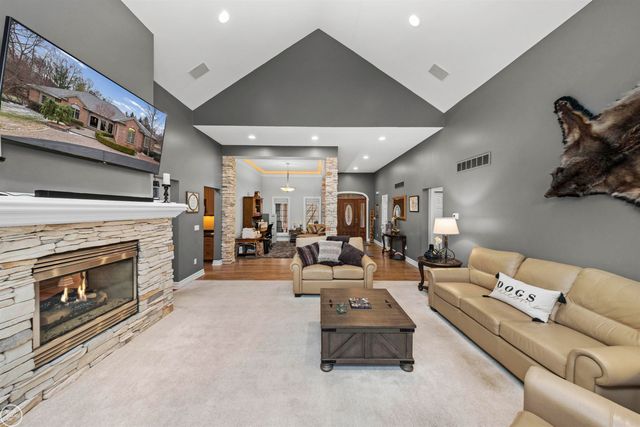 157 Great Pines Drive, Oxford, MI 48371