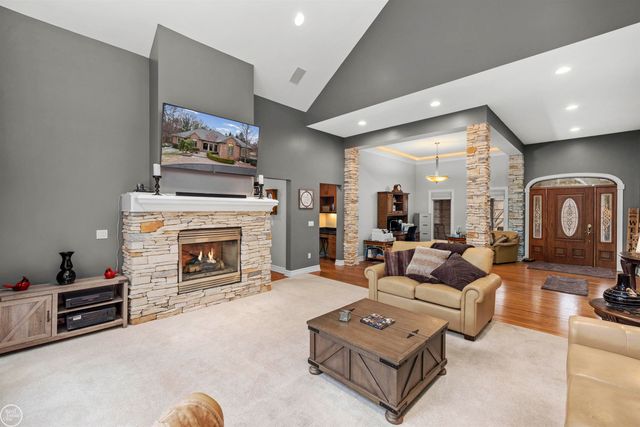 157 Great Pines Drive, Oxford, MI 48371