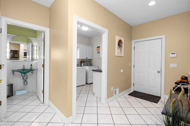 157 Great Pines Drive, Oxford, MI 48371