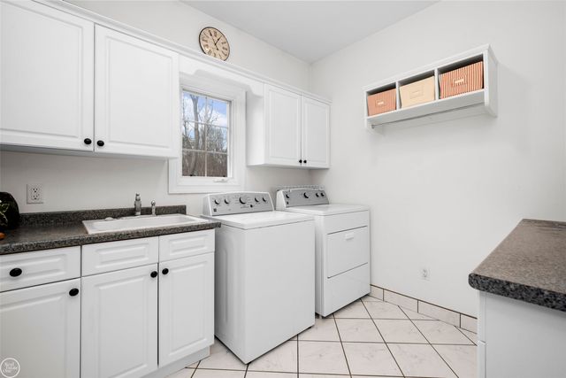 157 Great Pines Drive, Oxford, MI 48371