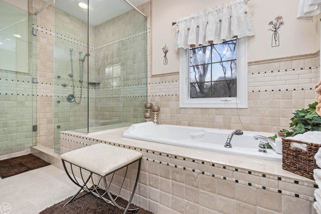 157 Great Pines Drive, Oxford, MI 48371