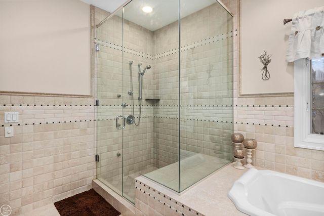 157 Great Pines Drive, Oxford, MI 48371