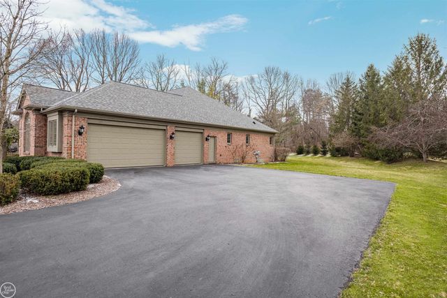 157 Great Pines Drive, Oxford, MI 48371