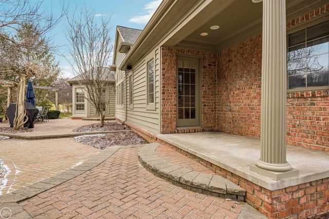 157 Great Pines Drive, Oxford, MI 48371