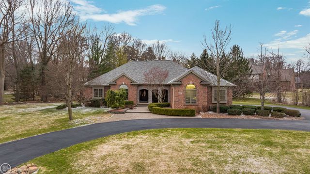 157 Great Pines Drive, Oxford, MI 48371