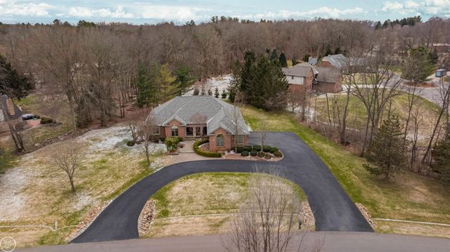 157 Great Pines Drive, Oxford, MI 48371