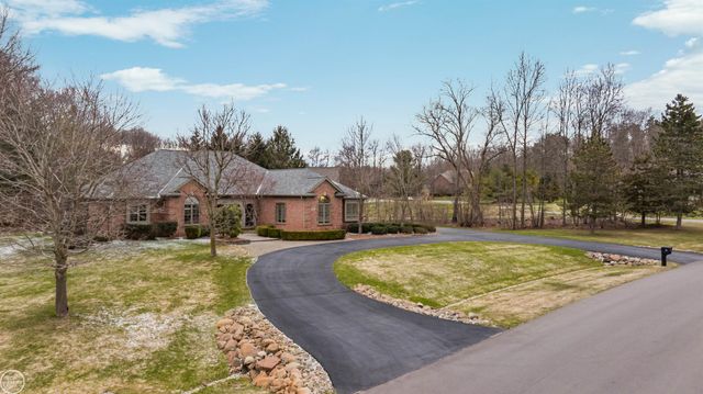 157 Great Pines Drive, Oxford, MI 48371