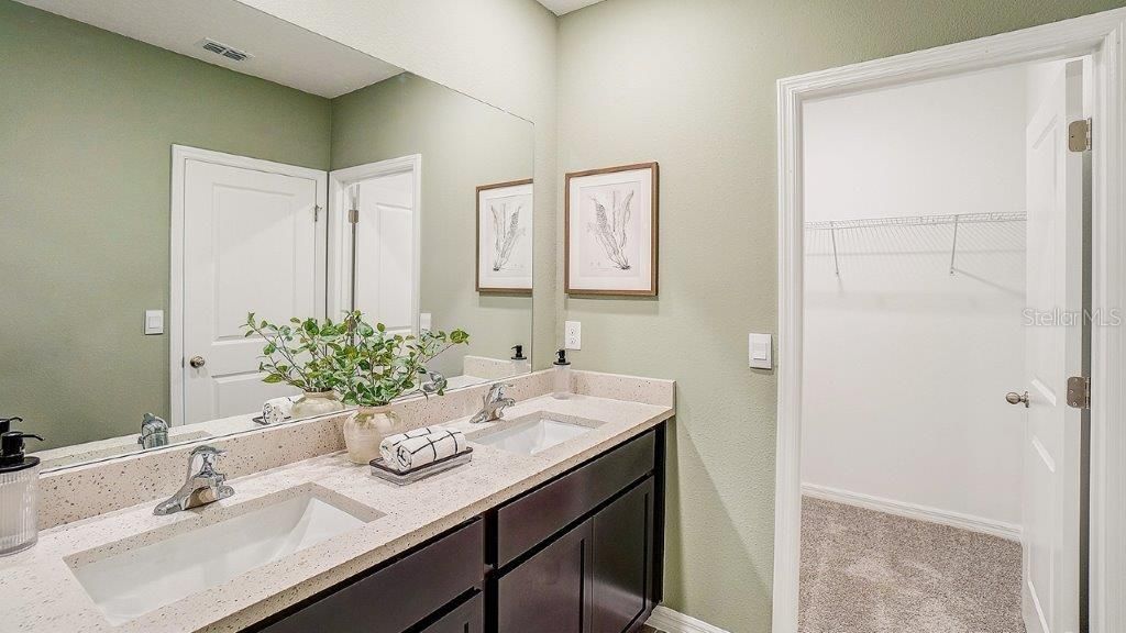 Image 6 of property listing at 11184 TREASURE SWALE WAY, Land O Lakes, FL 34638