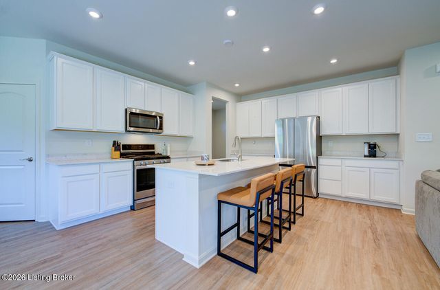 19126 Catalpa Fields Pl, Louisville, KY 40023