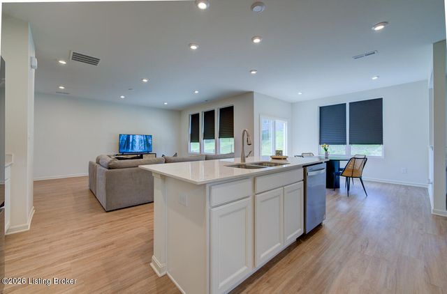 19126 Catalpa Fields Pl, Louisville, KY 40023