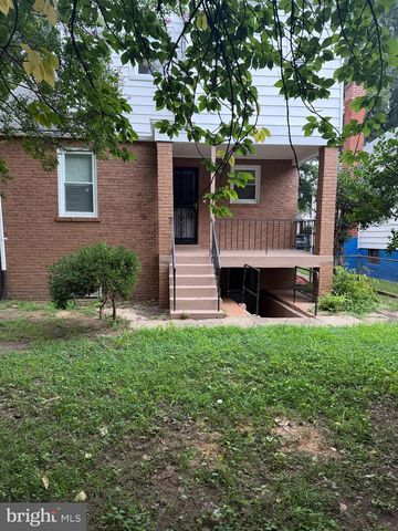 4229 LANE PL NE, Washington, DC 20019