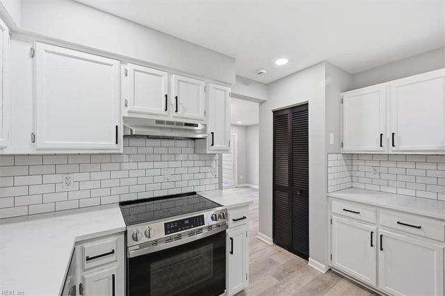 121 Whitewater DR, Newport News, VA 23608