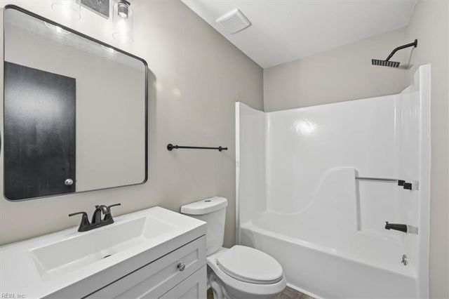 121 Whitewater DR, Newport News, VA 23608