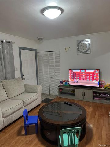 3245 Berkshire Avenue, Warren, MI 48091