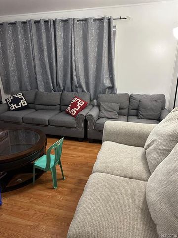 3245 Berkshire Avenue, Warren, MI 48091