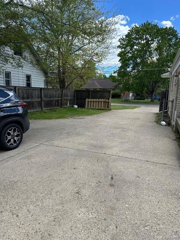 3245 Berkshire Avenue, Warren, MI 48091