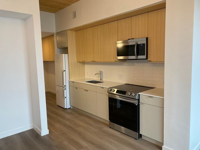 154 Broadway 507, Somerville, MA 02145