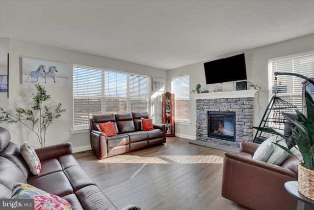 2072 N AUTUMN CHASE DRIVE, Mechanicsburg, PA 17055