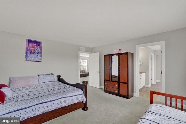 2072 N AUTUMN CHASE DRIVE, Mechanicsburg, PA 17055