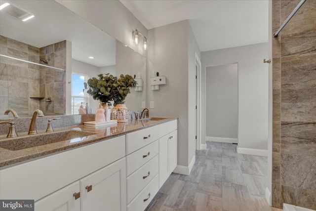 2072 N AUTUMN CHASE DRIVE, Mechanicsburg, PA 17055