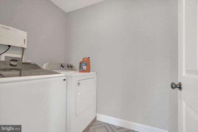 2072 N AUTUMN CHASE DRIVE, Mechanicsburg, PA 17055