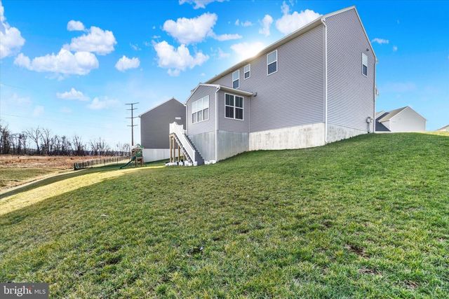 2072 N AUTUMN CHASE DRIVE, Mechanicsburg, PA 17055