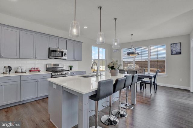 2072 N AUTUMN CHASE DRIVE, Mechanicsburg, PA 17055