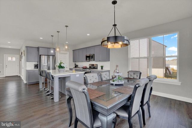 2072 N AUTUMN CHASE DRIVE, Mechanicsburg, PA 17055