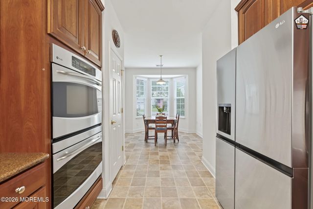 18 Blyth Lane, Jackson, NJ 08527