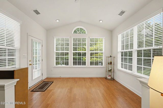 18 Blyth Lane, Jackson, NJ 08527