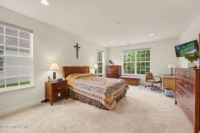 18 Blyth Lane, Jackson, NJ 08527