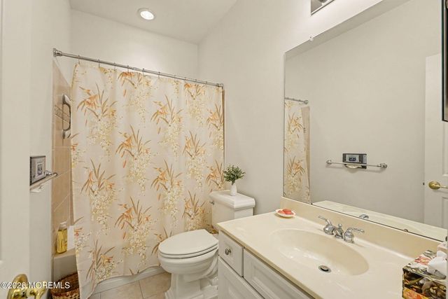 18 Blyth Lane, Jackson, NJ 08527