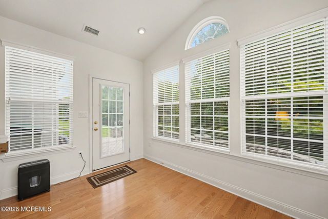 18 Blyth Lane, Jackson, NJ 08527