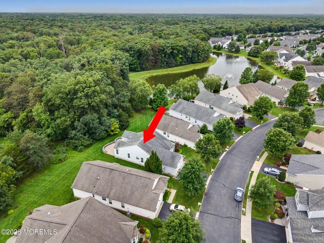 18 Blyth Lane, Jackson, NJ 08527