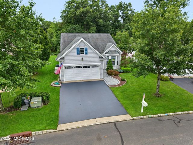 18 Blyth Lane, Jackson, NJ 08527