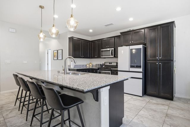 3039 Britannia Street, Tulare, CA 93274