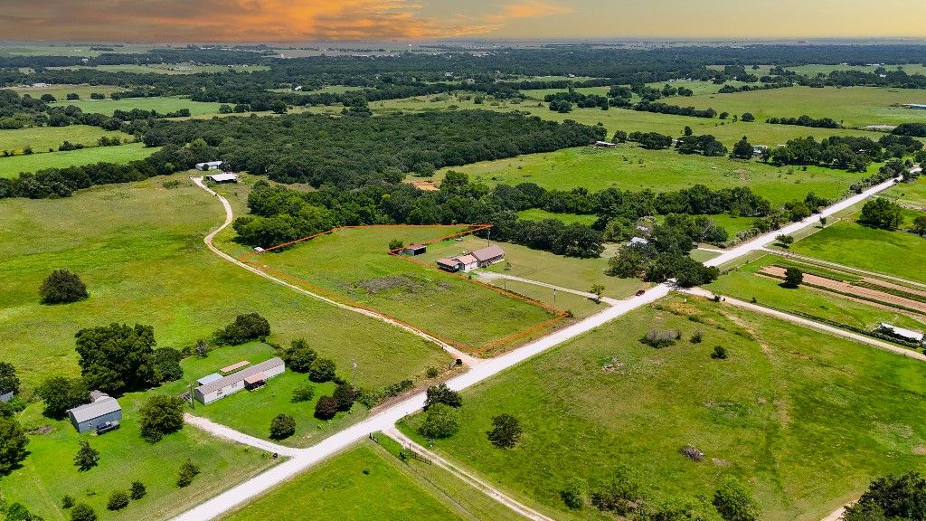 296 Hcr 1424, Covington, TX 76636