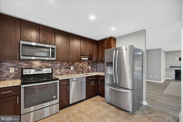 16294 TACONIC CIR, Dumfries, VA 22025