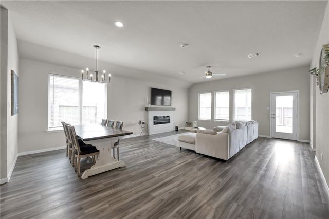 1286 Sandstone Hills Drive, Montgomery, TX 77316