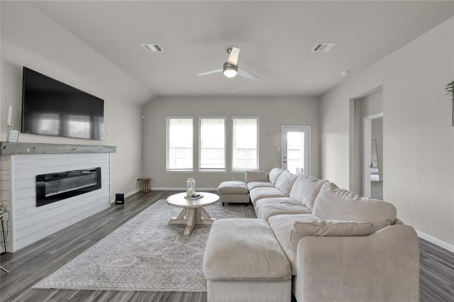 1286 Sandstone Hills Drive, Montgomery, TX 77316