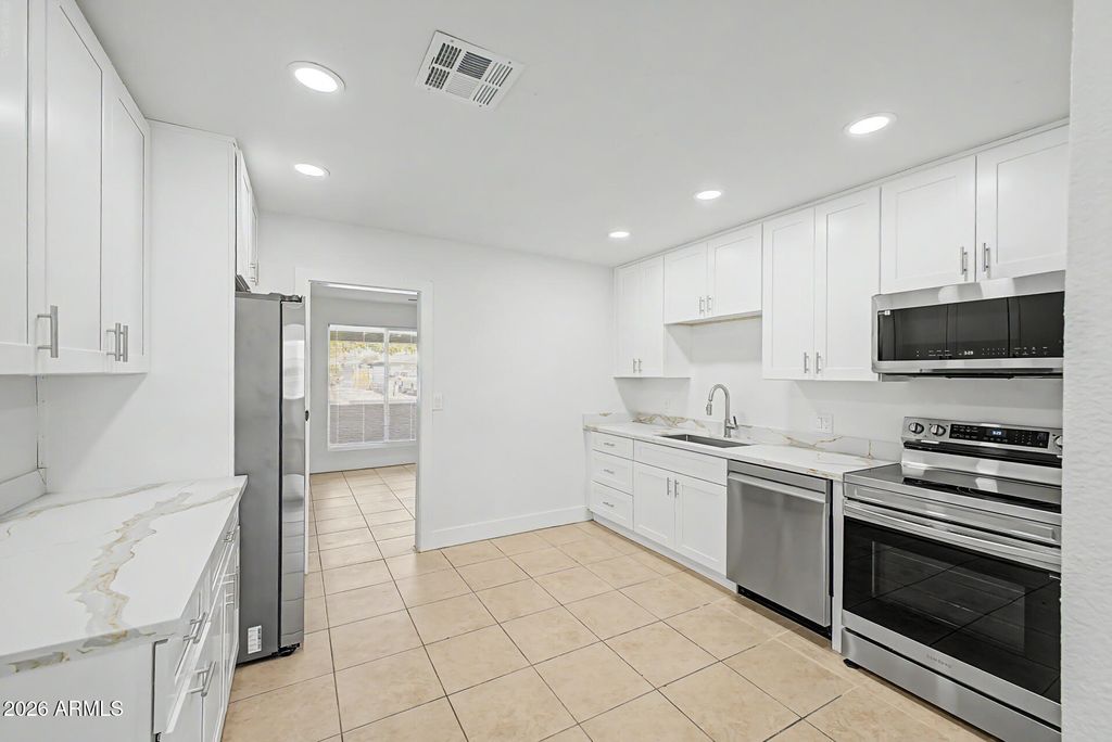 8118 N 29TH Avenue, Phoenix, AZ 85051